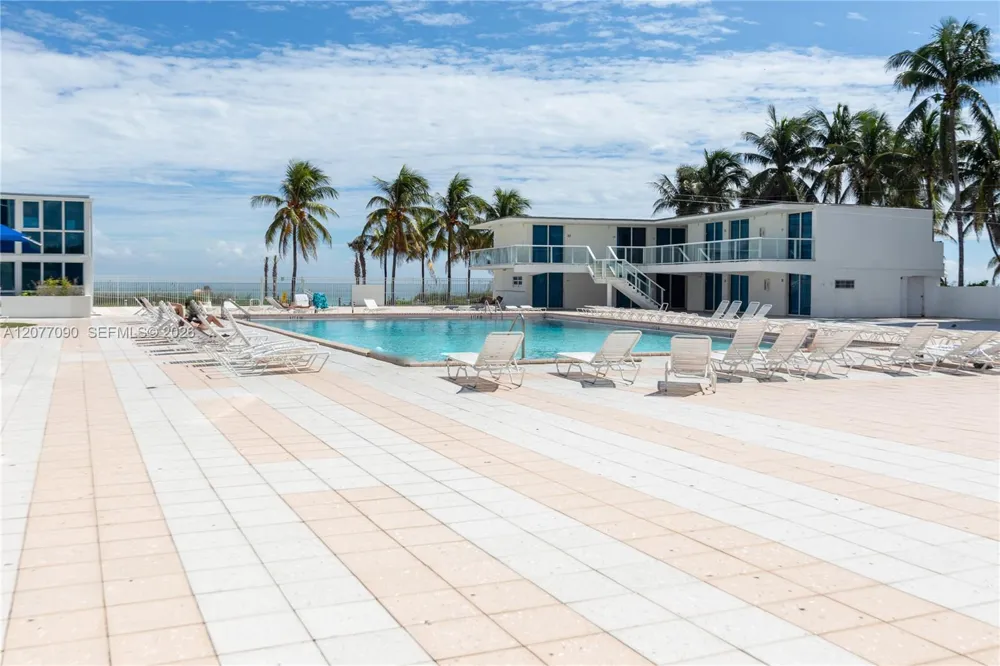 5445 Collins Ave #729 Miami Beach, FL 33140