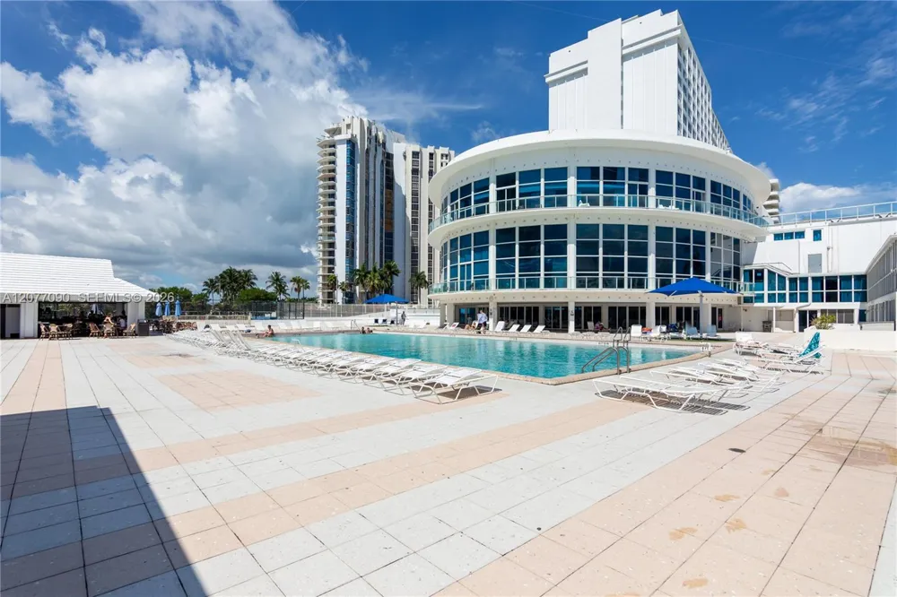 5445 Collins Ave #729 Miami Beach, FL 33140