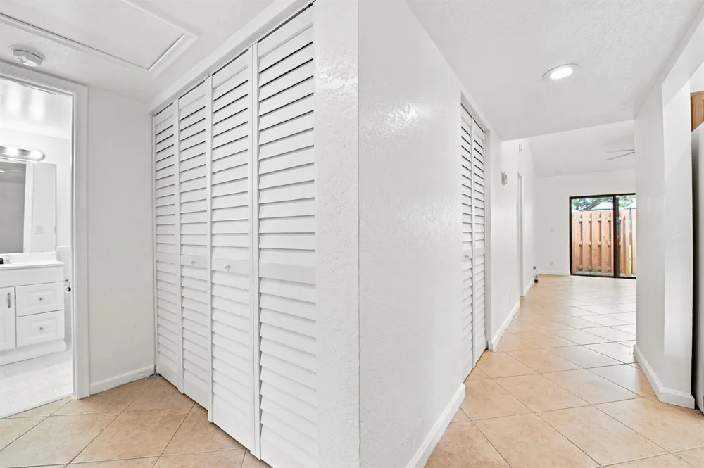 2267 NW 37th Avenue Coconut Creek, FL 33066