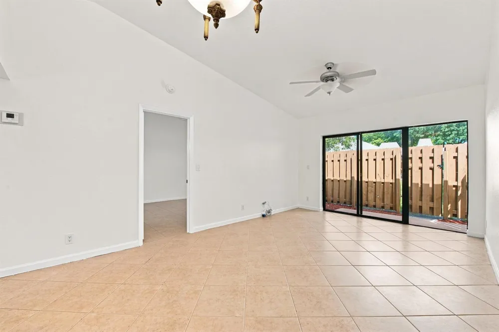 2267 NW 37th Avenue Coconut Creek, FL 33066