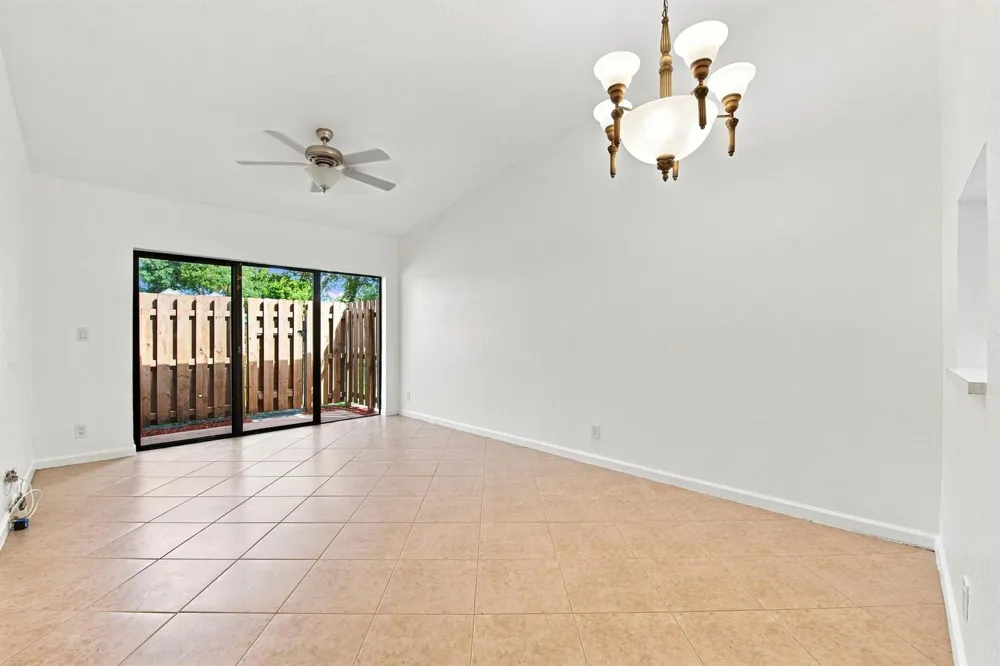 2267 NW 37th Avenue Coconut Creek, FL 33066