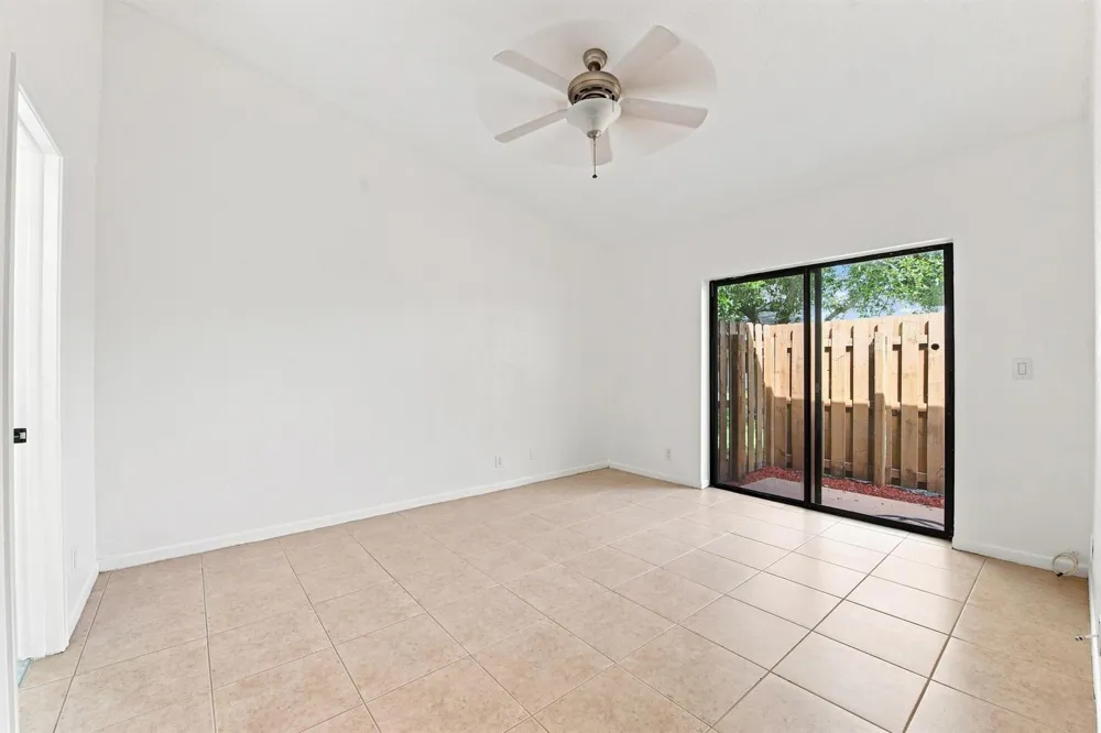 2267 NW 37th Avenue Coconut Creek, FL 33066