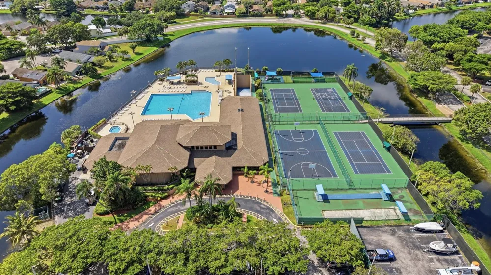 2267 NW 37th Avenue Coconut Creek, FL 33066