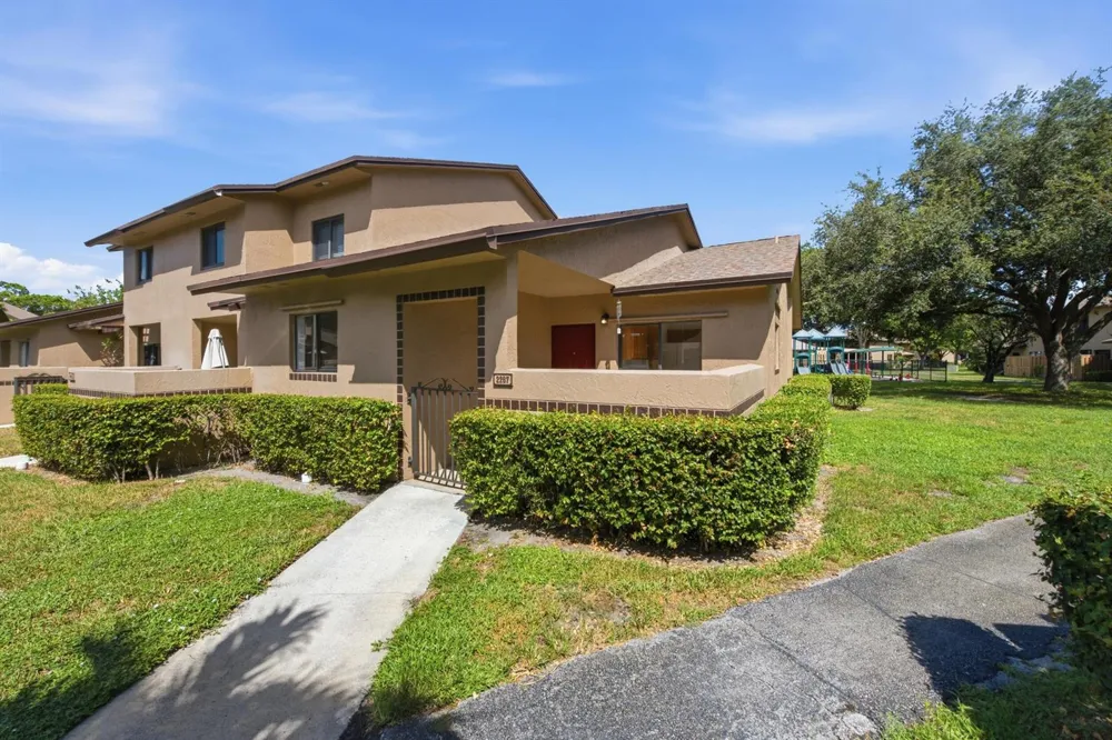 2267 NW 37th Avenue Coconut Creek, FL 33066