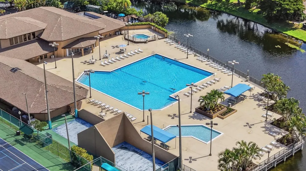2267 NW 37th Avenue Coconut Creek, FL 33066