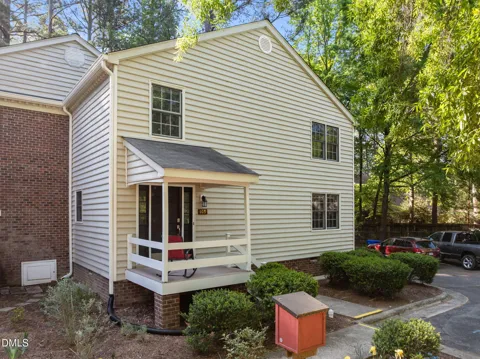 109 Sully Court