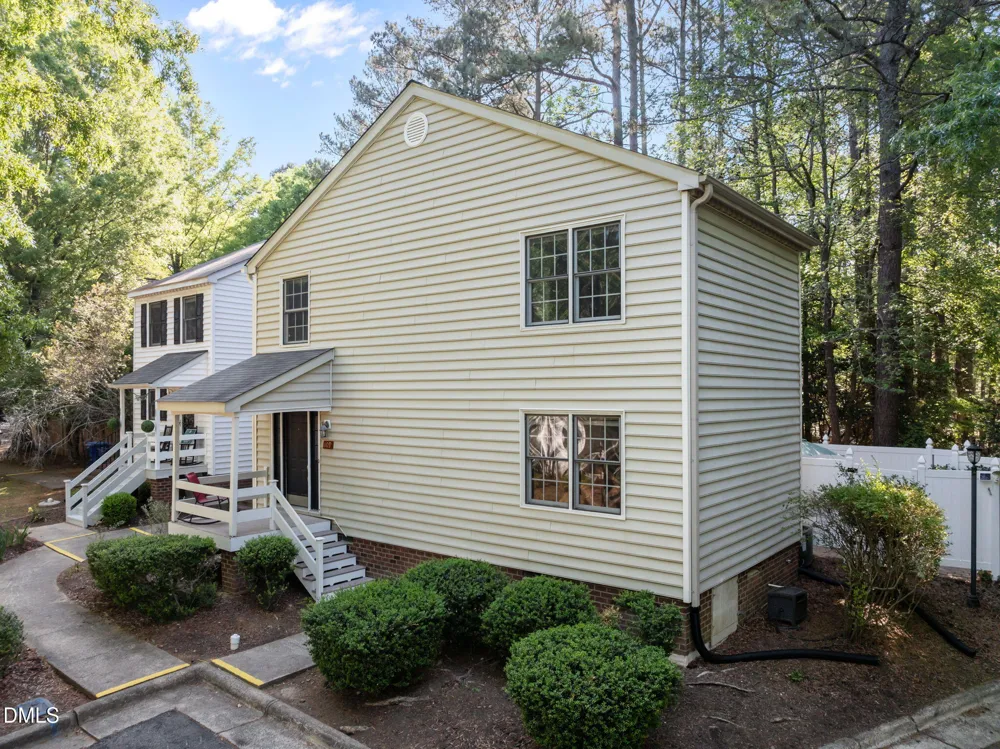 109 Sully Court Chapel Hill, NC 27514