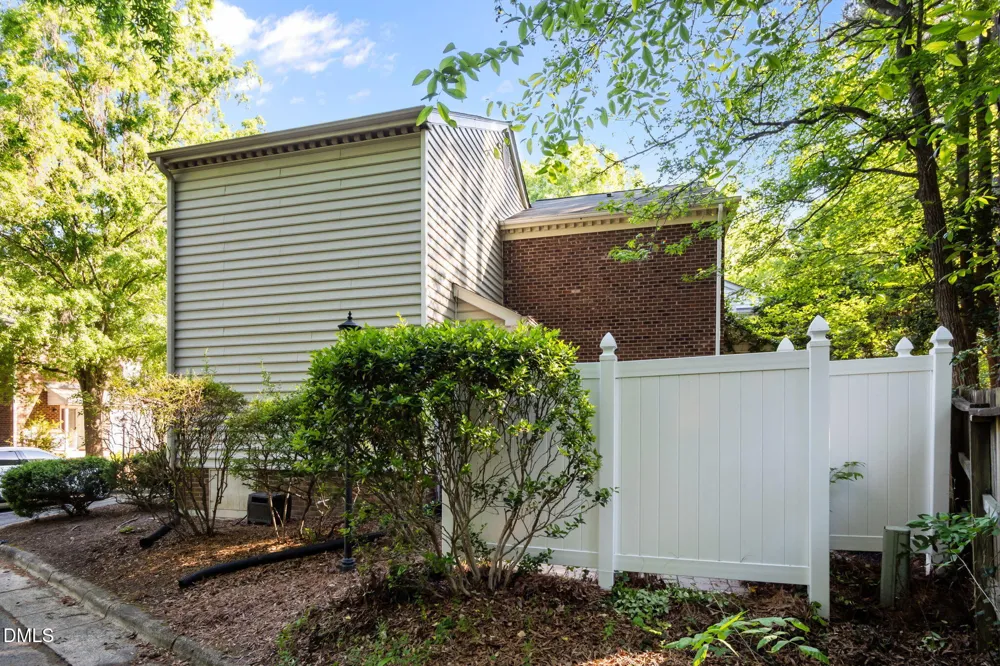 109 Sully Court Chapel Hill, NC 27514