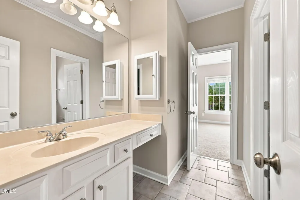 3025 Olde Weatherstone Way Cary, NC 27513