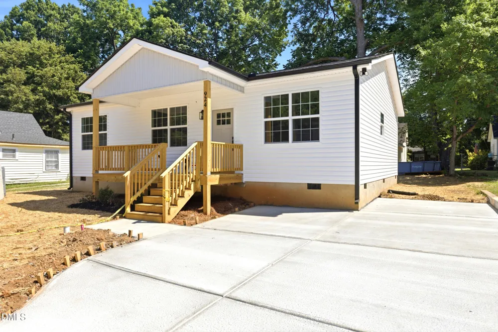 924 E Davis Street Burlington, NC 27215