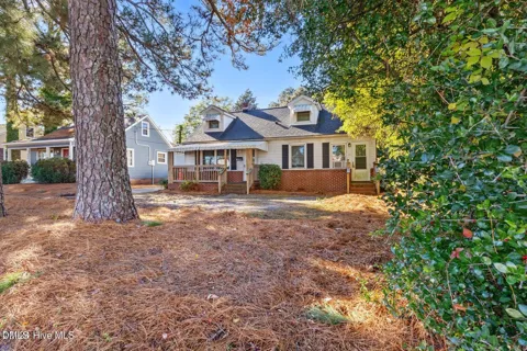 806 S 16th Street