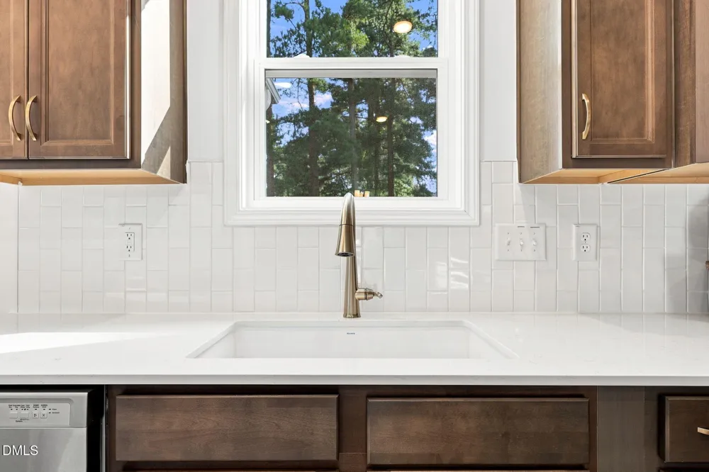69 White Azalea Way Benson, NC 27504