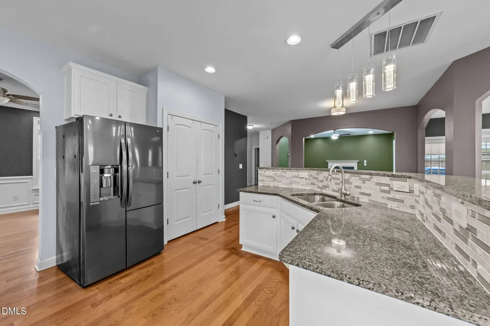 842 New Charleston Drive Fuquay Varina, NC 27526