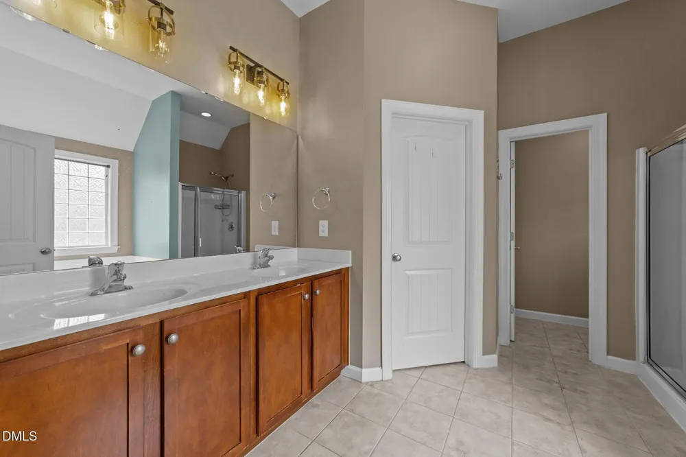 842 New Charleston Drive Fuquay Varina, NC 27526