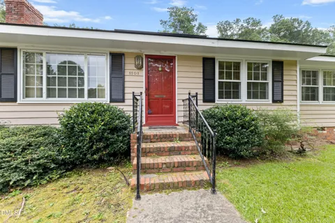 1101 S Walnut Drive