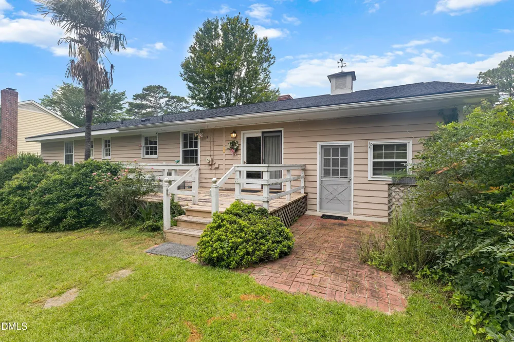 1101 S Walnut Drive Smithfield, NC 27577