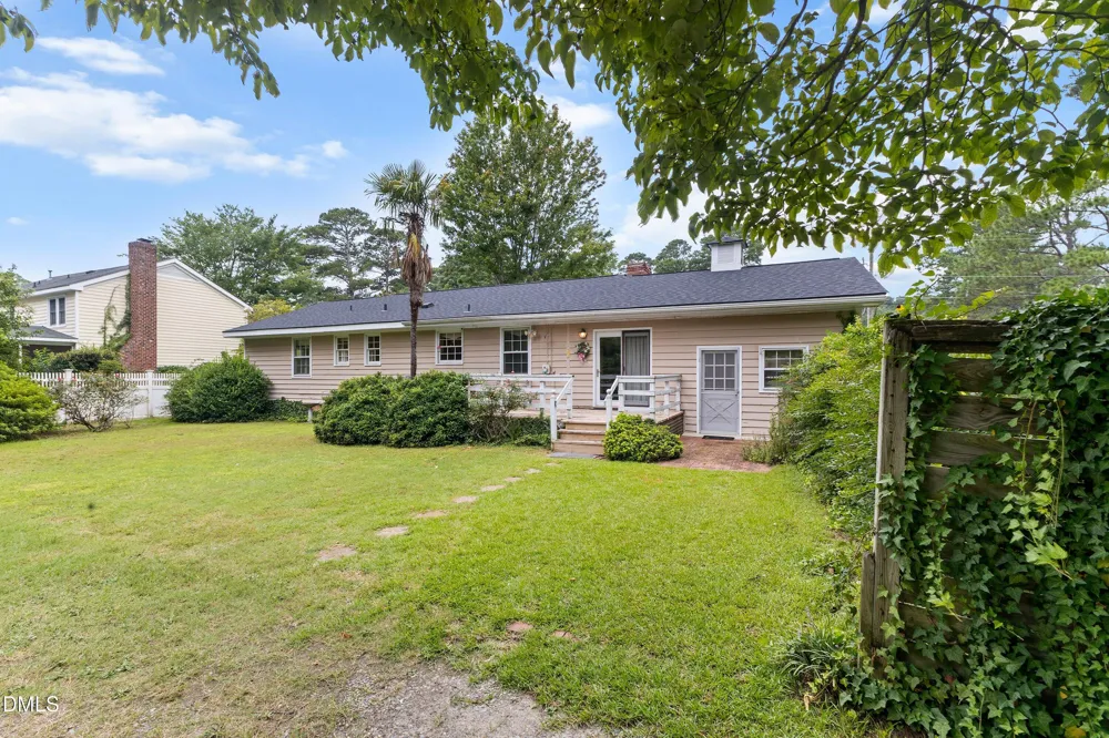 1101 S Walnut Drive Smithfield, NC 27577