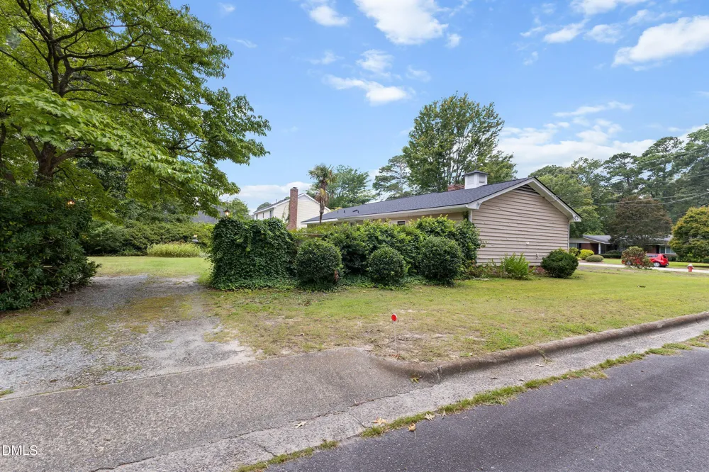 1101 S Walnut Drive Smithfield, NC 27577