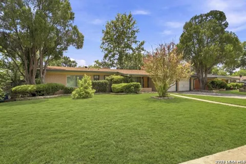 110 CLUBHILL DR