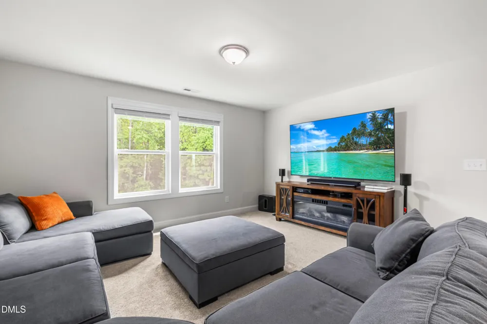 9021 River Hawk Lndg Willow Springs, NC 27592
