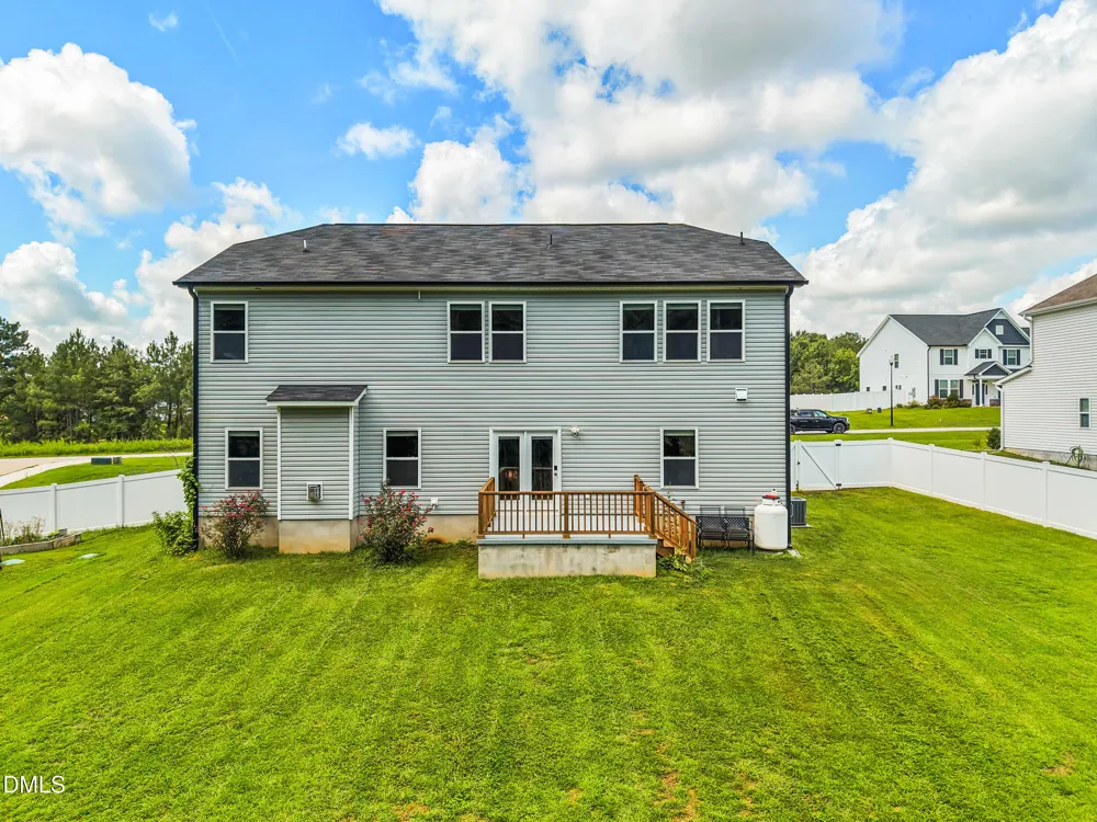 9021 River Hawk Lndg Willow Springs, NC 27592