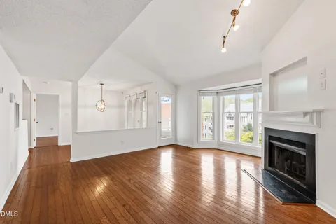 911 Washington Street #301