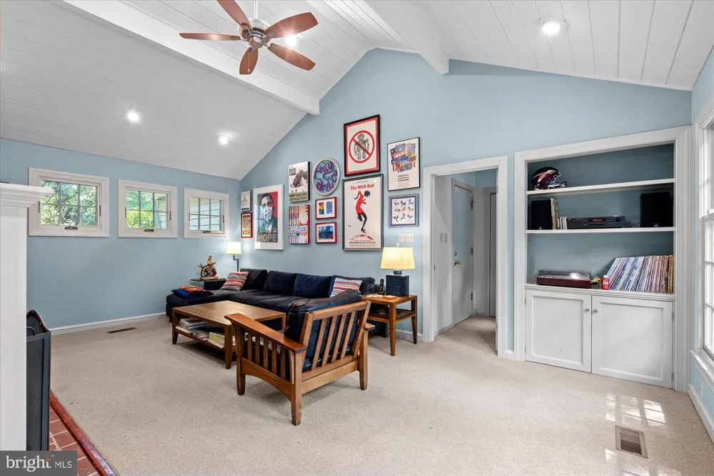 1033 SWINKS MILL ROAD Mclean, VA 22102