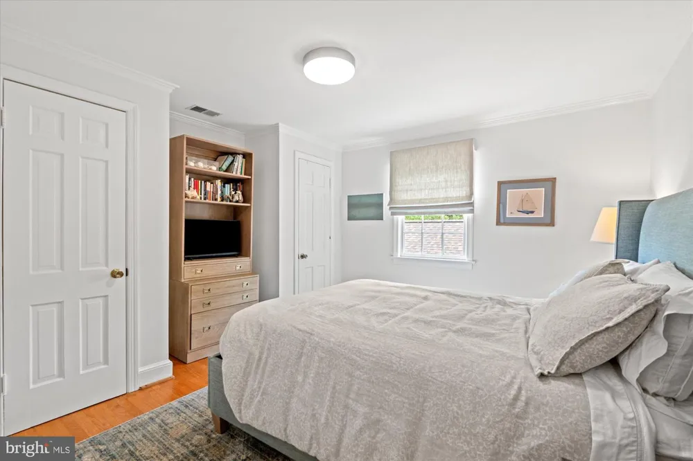 1033 SWINKS MILL ROAD Mclean, VA 22102