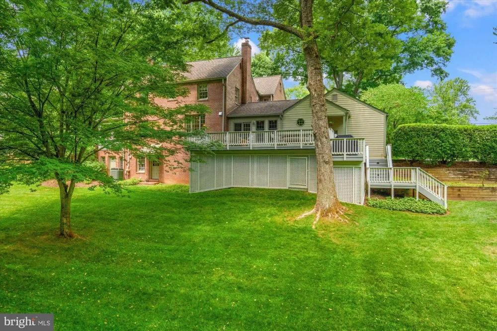 1033 SWINKS MILL ROAD Mclean, VA 22102