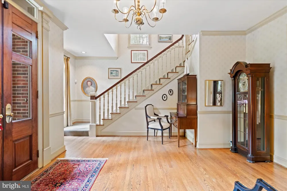1033 SWINKS MILL ROAD Mclean, VA 22102