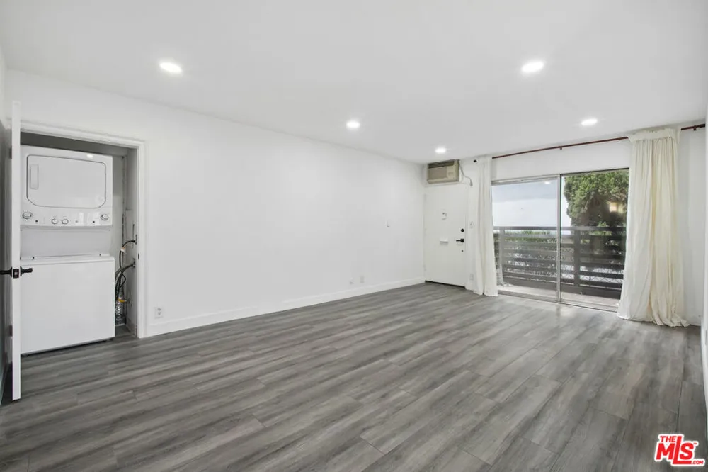 807 Alfred Street #1 Los Angeles, CA 90069