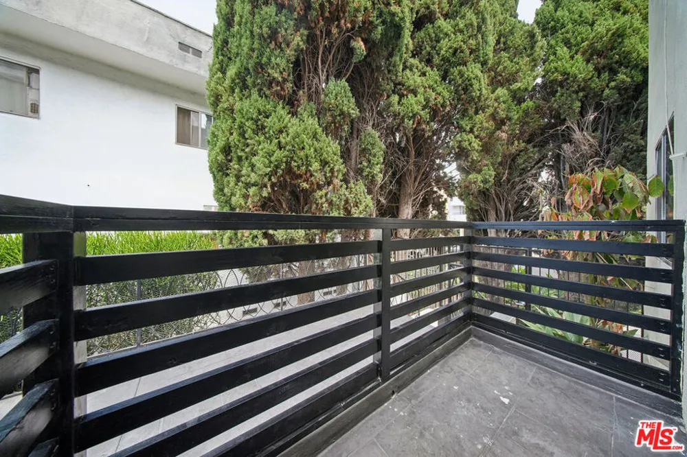 807 Alfred Street #1 Los Angeles, CA 90069