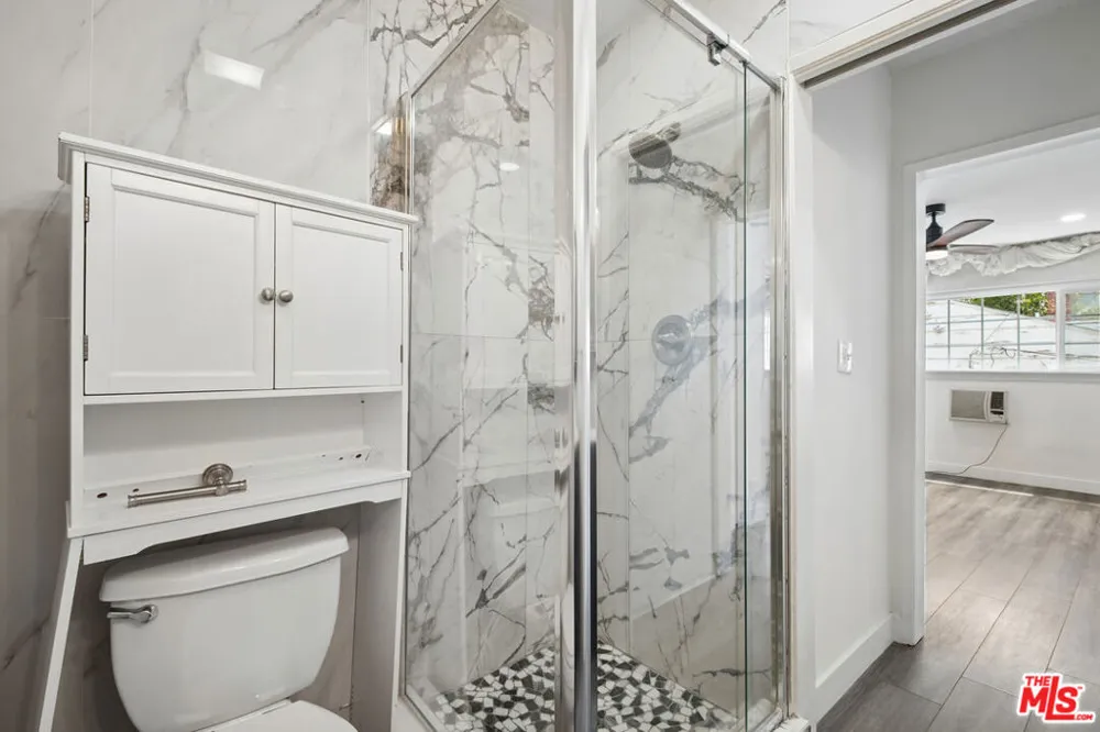 807 Alfred Street #1 Los Angeles, CA 90069