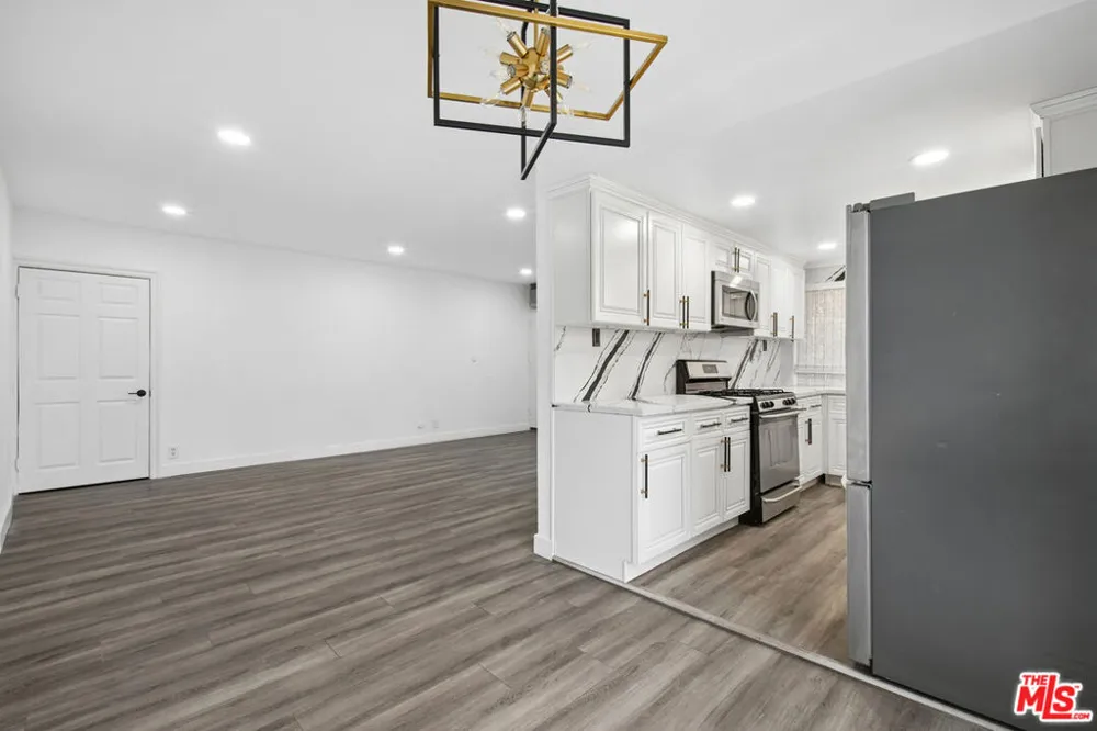 807 Alfred Street #1 Los Angeles, CA 90069