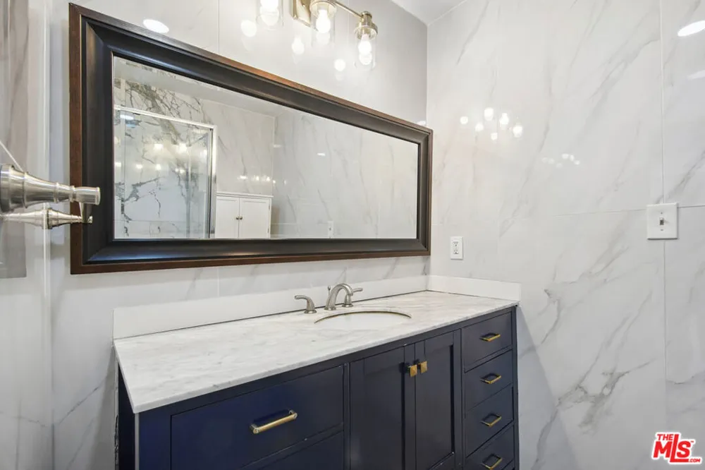 807 Alfred Street #1 Los Angeles, CA 90069