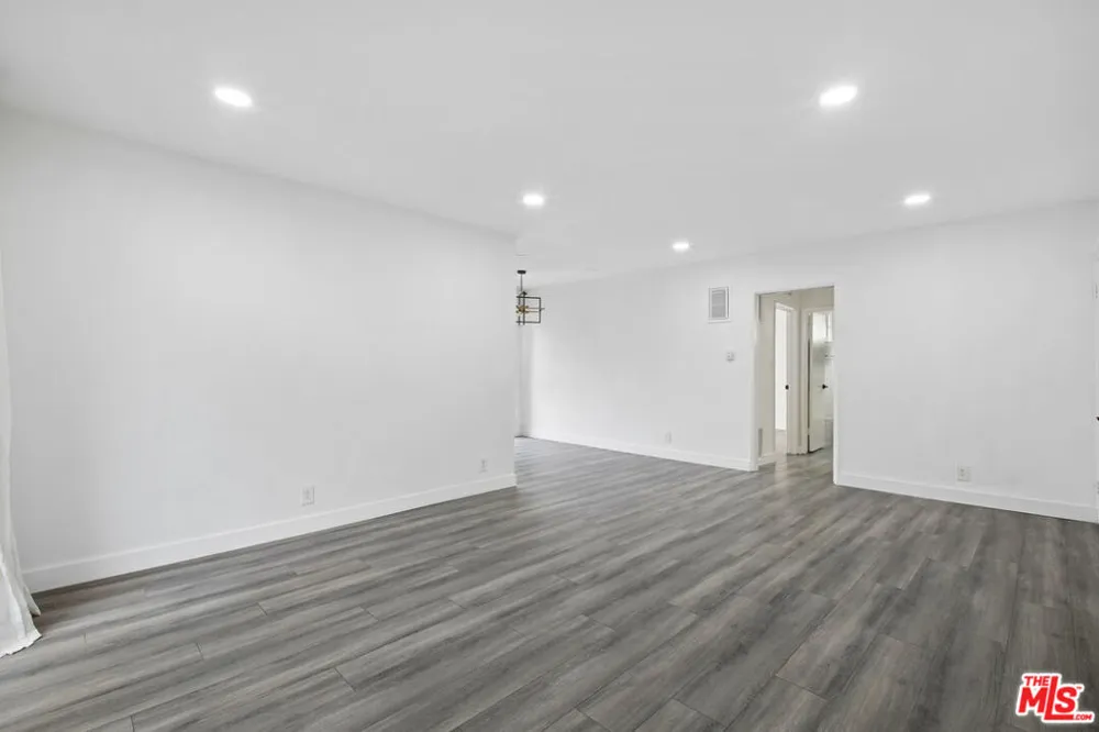 807 Alfred Street #1 Los Angeles, CA 90069