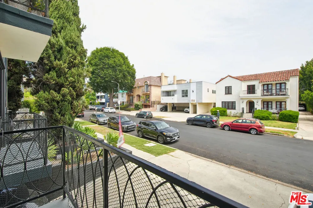 807 Alfred Street #1 Los Angeles, CA 90069