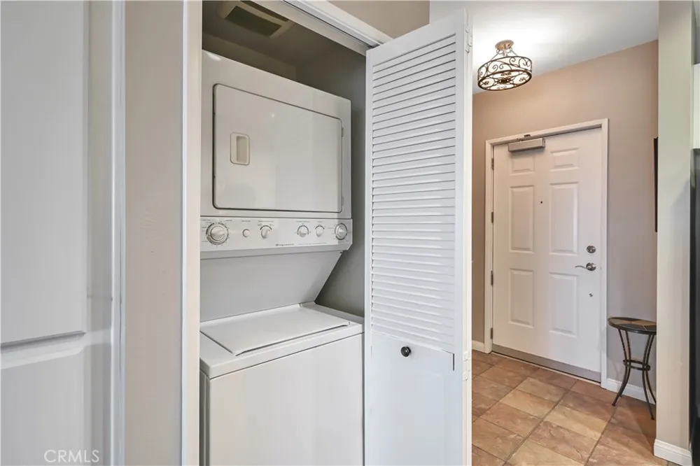 2742 Cabrillo #309 Torrance, CA 90501