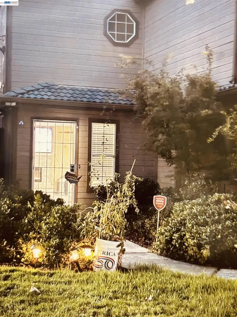 578 W 4Th St Tracy, CA 95376