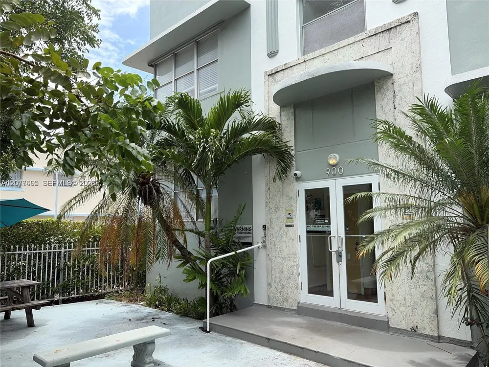 900 Jefferson Ave #2 Miami Beach, FL 33139