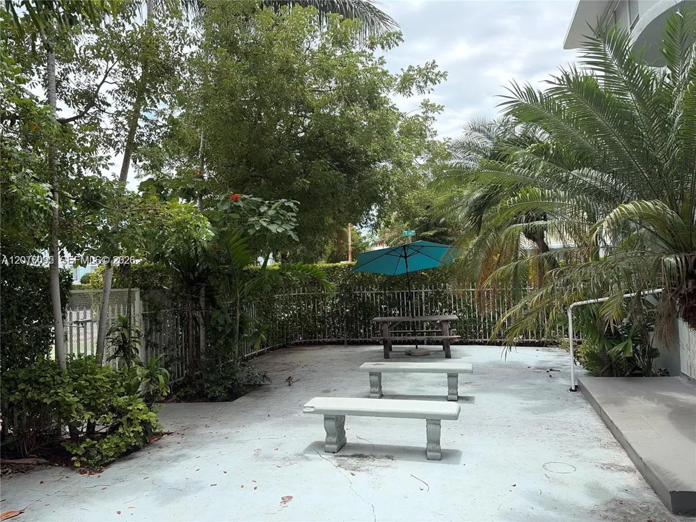900 Jefferson Ave #2 Miami Beach, FL 33139
