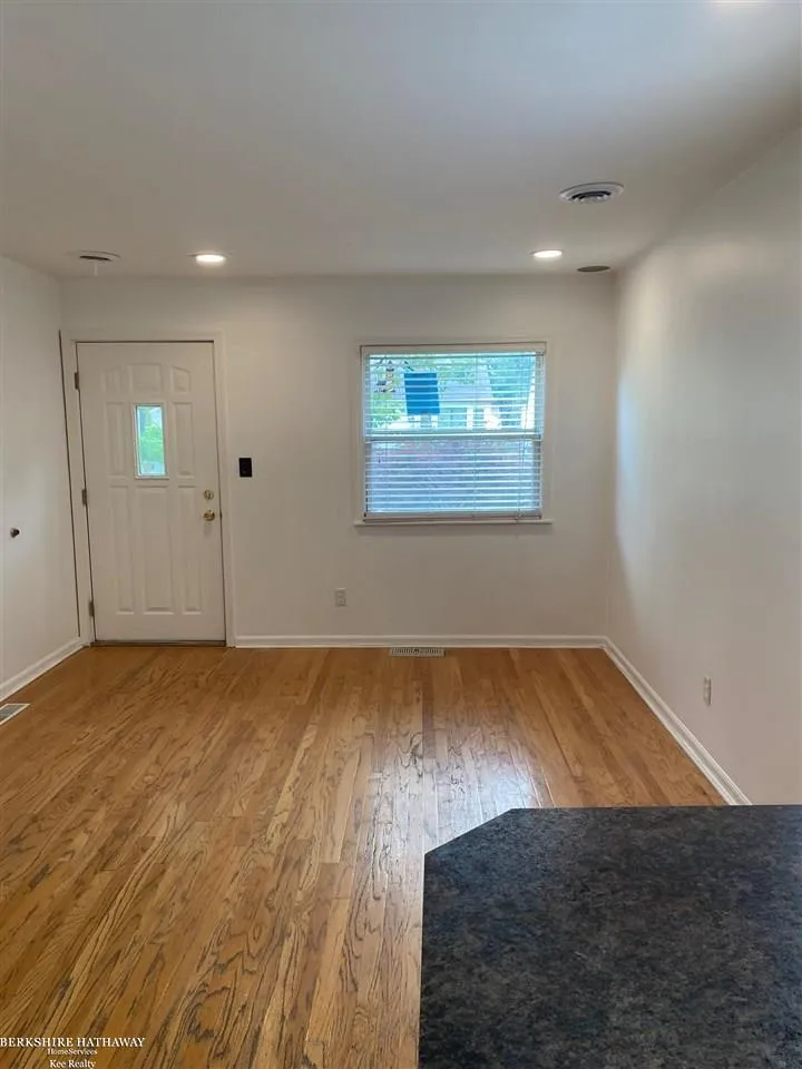 20859 Hampton Road Harper Woods City, MI 48255