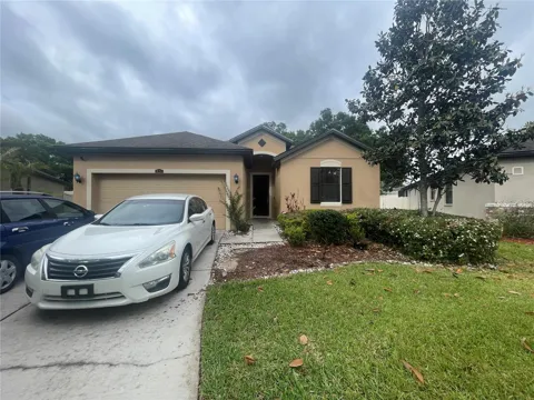 824 VINO VERDE CIRCLE