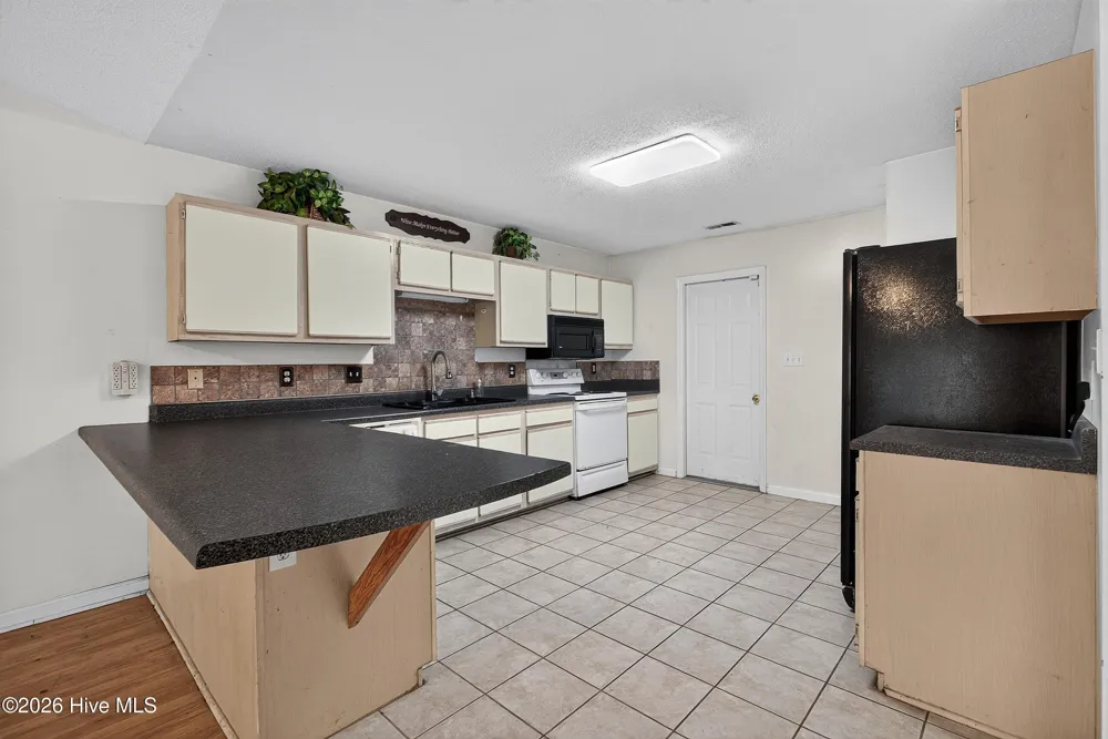 126 Charlton Road Hubert, NC 28539