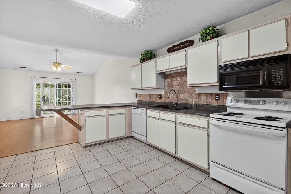 126 Charlton Road Hubert, NC 28539