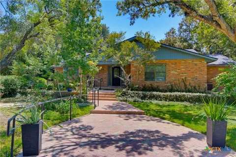 1223 Old Homestead