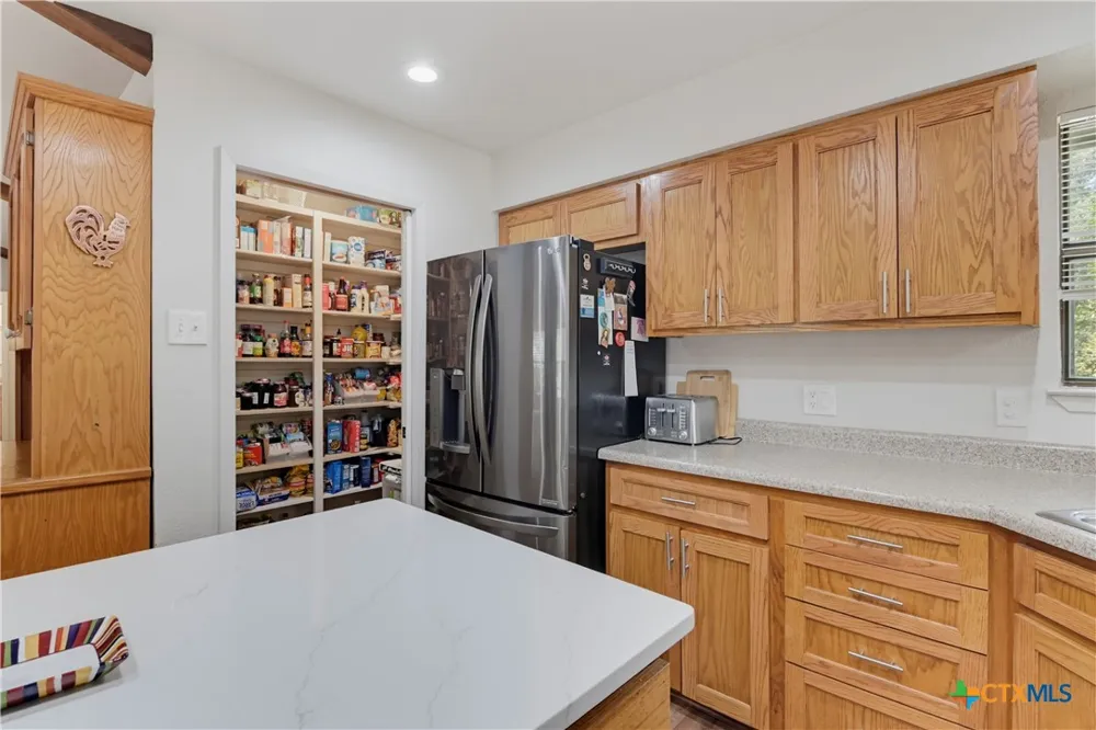 1223 Old Homestead Seguin, TX 78155