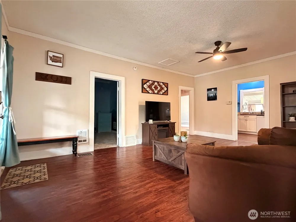678 4th Avenue Okanogan, WA 98840