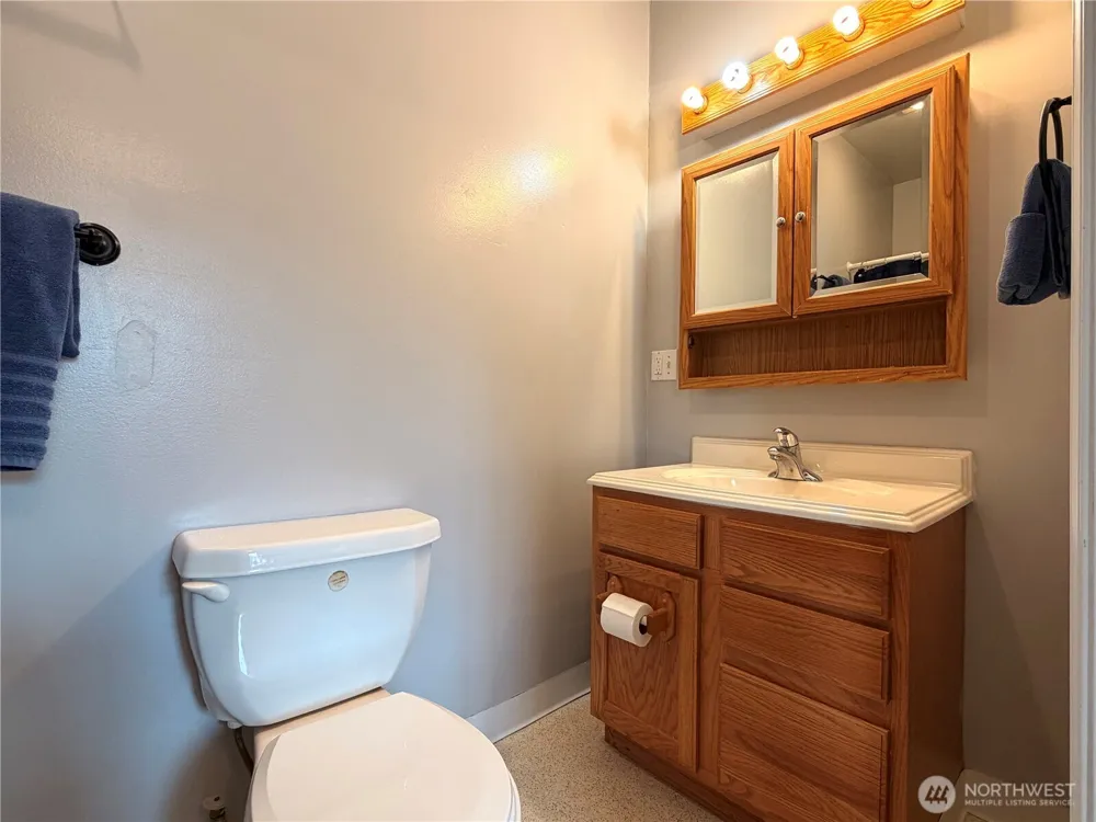678 4th Avenue Okanogan, WA 98840