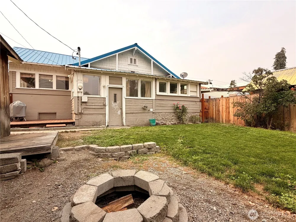 678 4th Avenue Okanogan, WA 98840